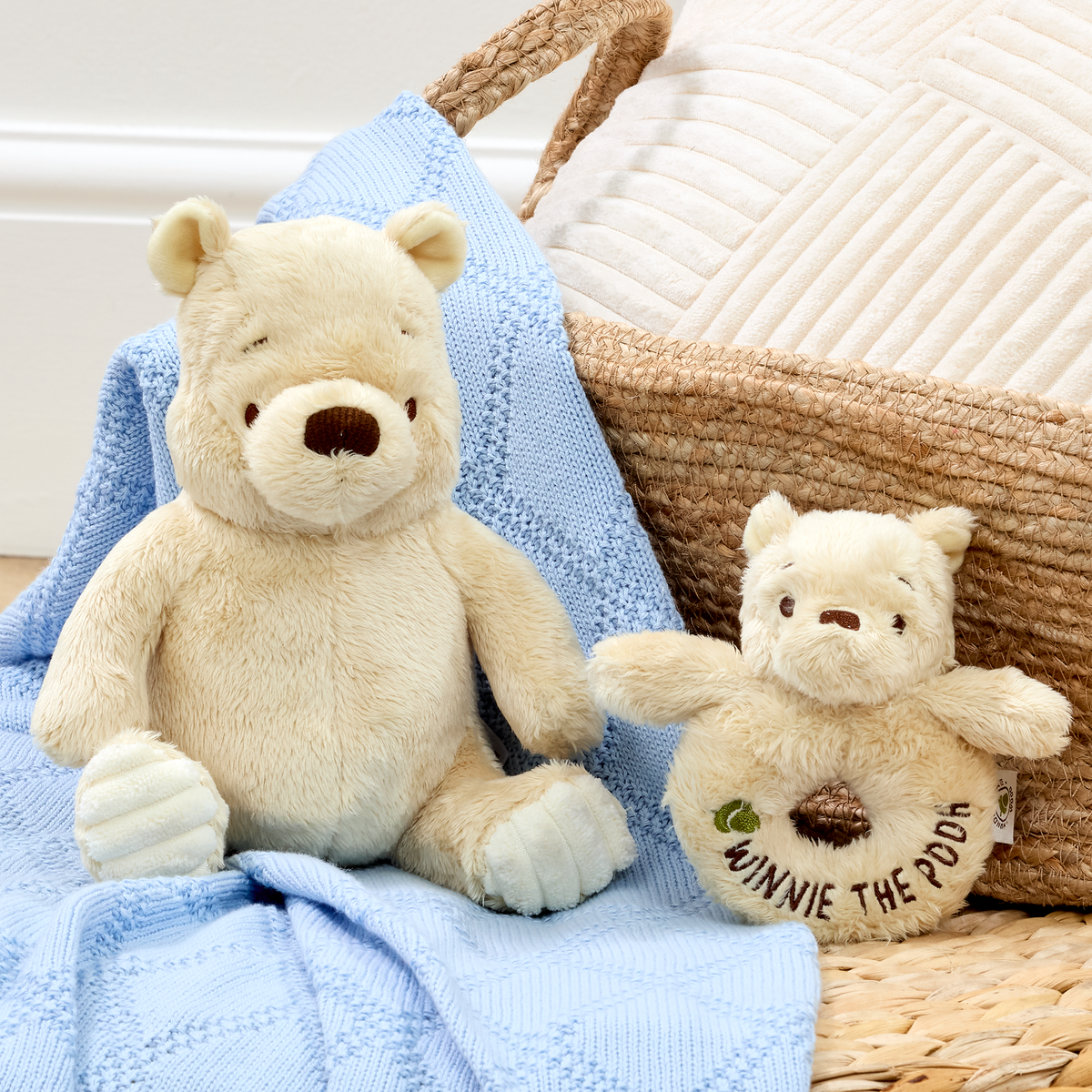 Disney Classic Winnie the Pooh Soft Toy (4)