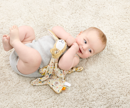 Guess How Much I Love You Baby Comforter (7)