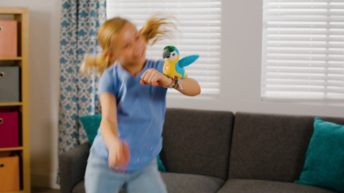 Happy Yappers Blue Parrot Talking Bird Toy (5)
