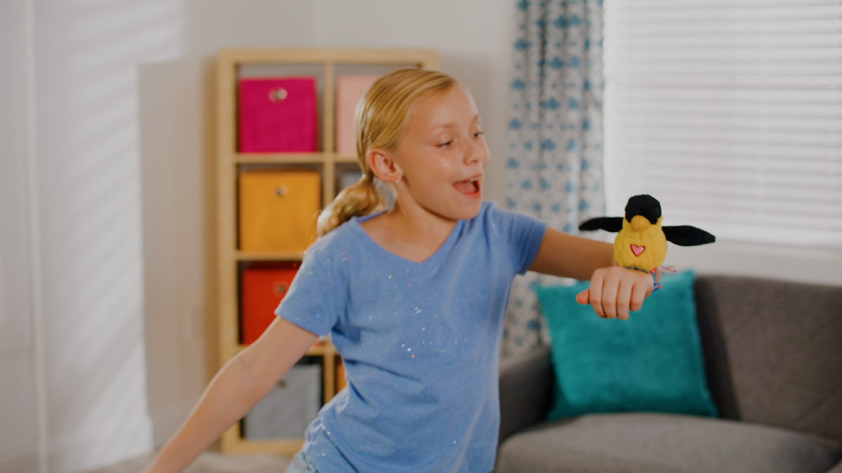 Happy Yappers Oriole Talking Bird Toy (5)