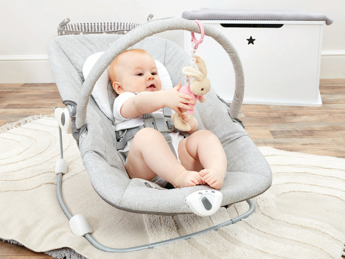 Peter Rabbit Flopsy Jiggle Attachable Pram Toy (5)