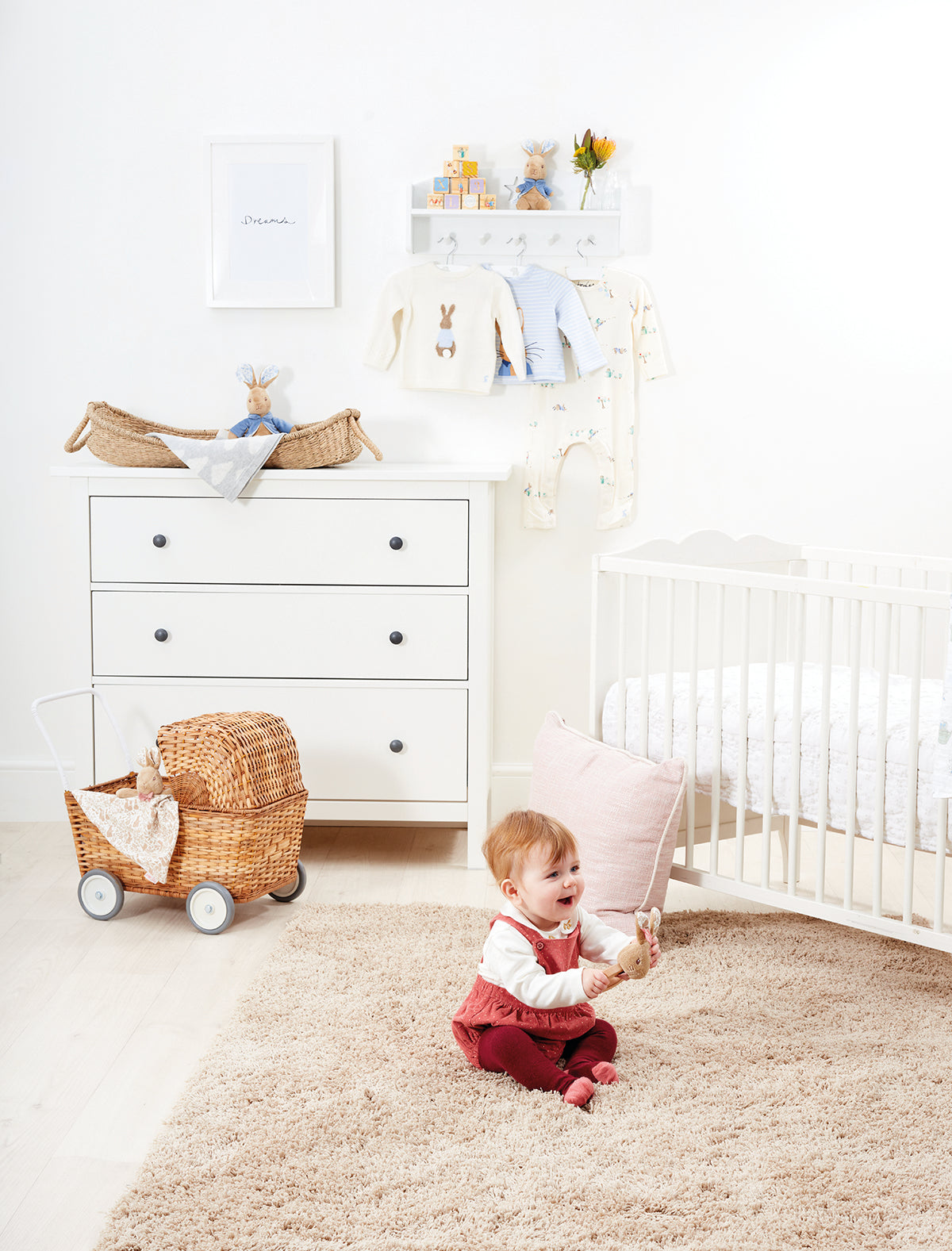 Peter Rabbit Flopsy Signature Baby Ring Rattle (6)