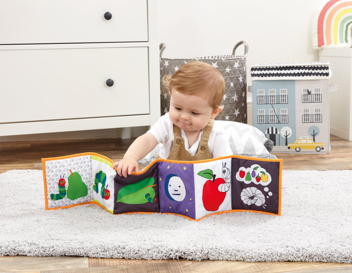 The Very Hungry Caterpillar Unfold and Discover Fold Out Book (10)