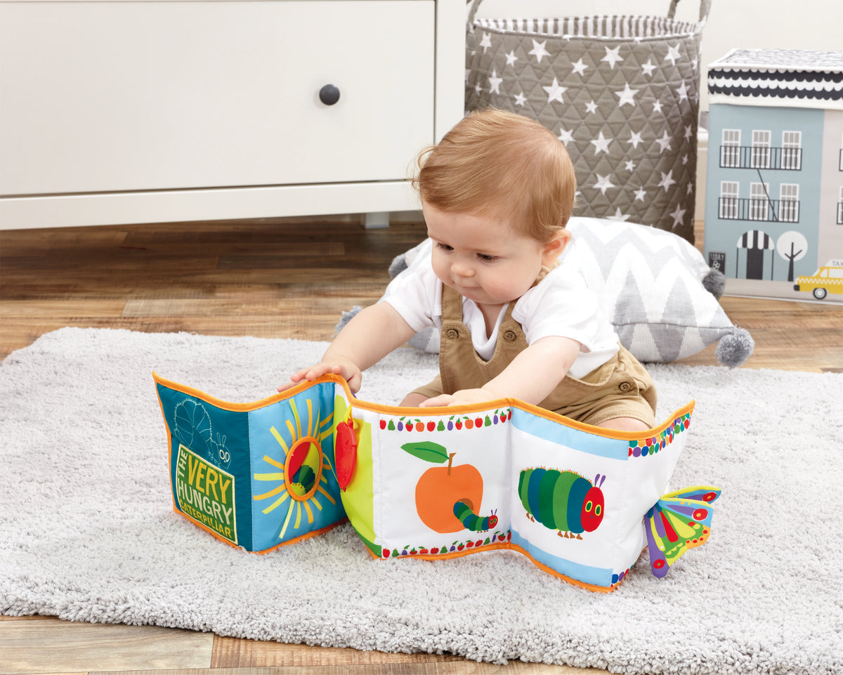 The Very Hungry Caterpillar Unfold and Discover Fold Out Book (7)